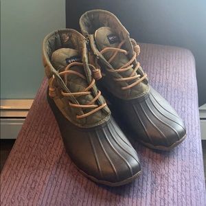 Ladies Sperry Boots